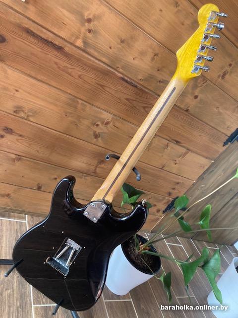 реплика Fender stratocaster — фото 2