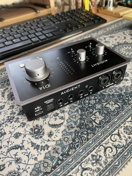Звуковая карта Audient id14 mk2 — фото 2