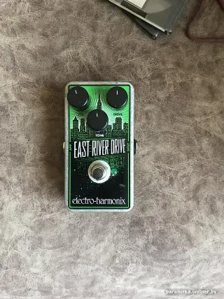 Electro Harmonix East River Drive
