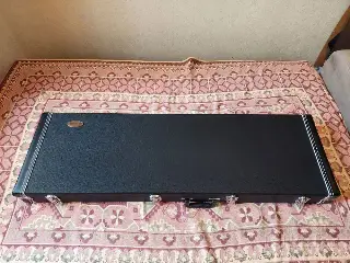 Продам новый кейс для бас гитары Rockcase RC10605B 375 25 7835134(А1) 