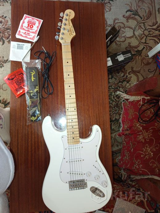 Продам реплику fender Stratocaster новая — фото 3