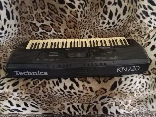синтезатор Technics SX-KN 720