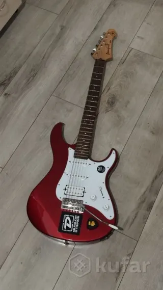 Электрогитара Yamaha Pacifica 112