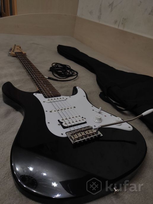 Электрогитара Yamaha Pacifica 012 + чехол, рычаг и — фото 2