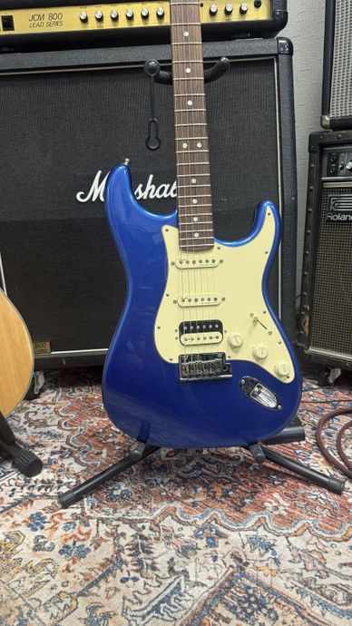 Fender American Ultra Stratocaster HSS — фото 1