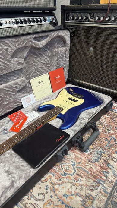 Fender American Ultra Stratocaster HSS — фото 2