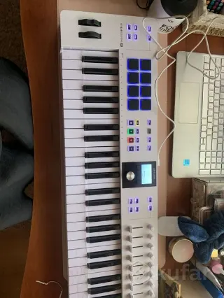 Синтезатор-клавиатура Arturia Keylab Essential 49