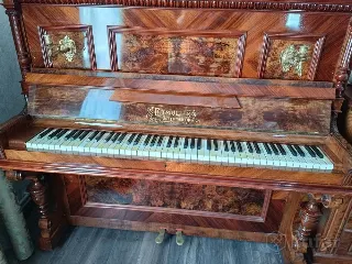 Старинное немецкое фортепиано 19 века.