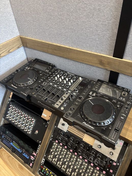 Pioneer CDJ 2000 + DJM 700 — фото 1