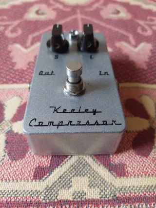 Компрессор Keeley C2 для гитары