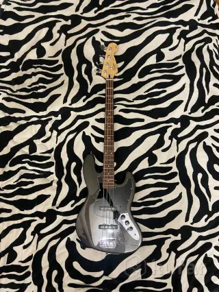 Бас гитара Squier affinity jazz bass