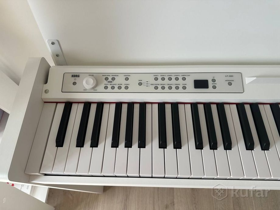 Цифровое пианино Korg LP-380 — фото 3