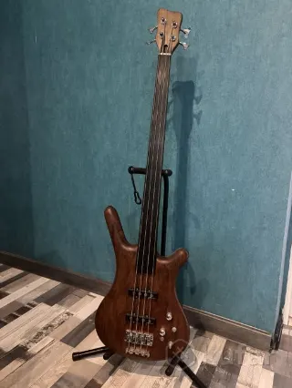 Warwick Corvette безладовый
