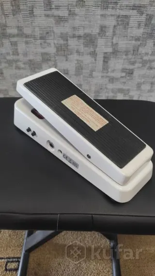 Педаль эффектов Dunlop 105Q Crybaby Bass Wah