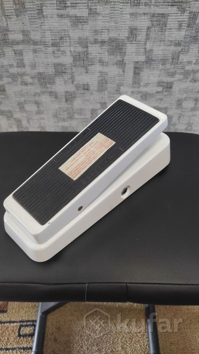 Педаль эффектов Dunlop 105Q Crybaby Bass Wah — фото 2