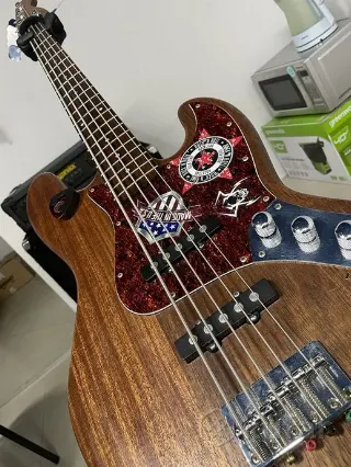 Бас-гитара Fender Jazz Bass V (Custom shop)