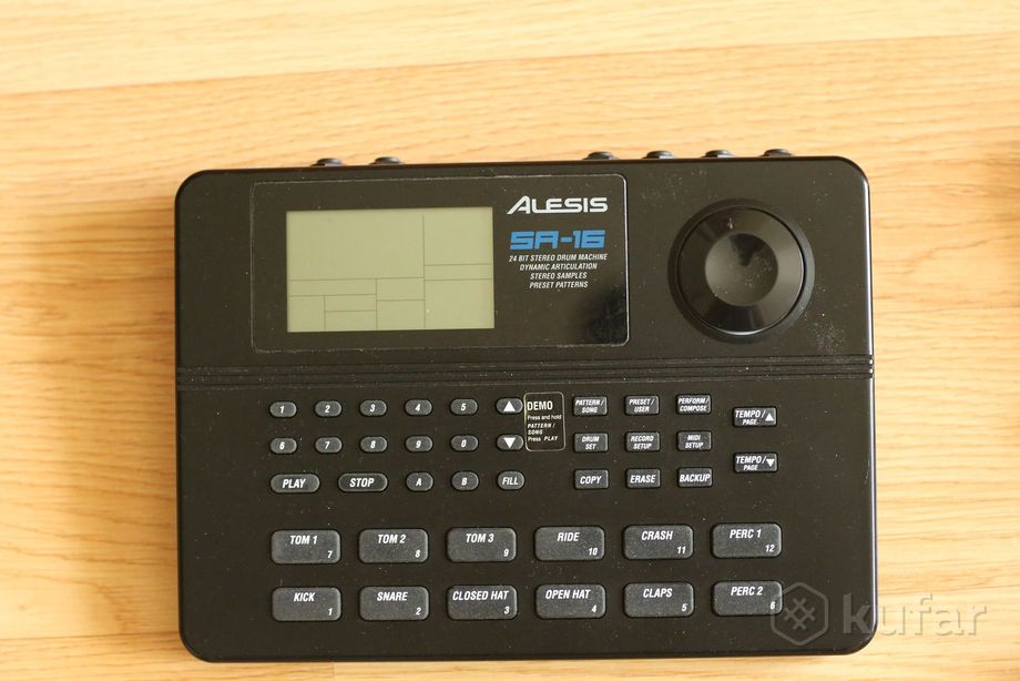 Дpам-мaшина ALESIS SR-16. — фото 1