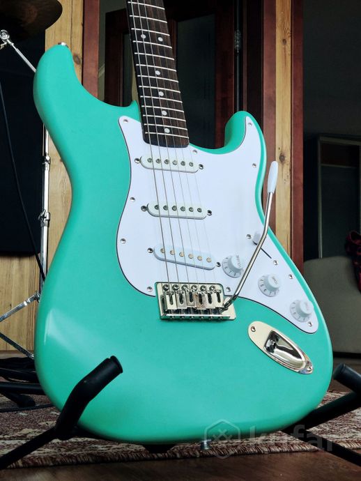 Электрогитара Fender Squier Stratocaster ОПИСАНИЕ — фото 1