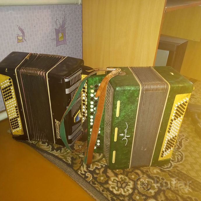Баян играет, требует ремонта дешево