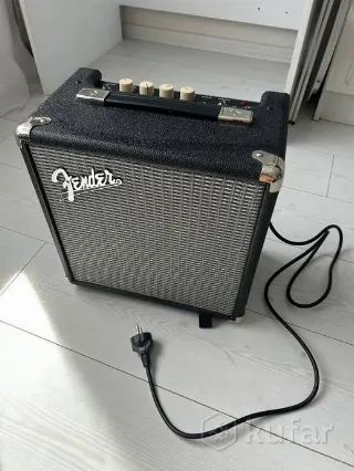Комбоусилитель для бас гитары Fender RUMBLE 15 V3