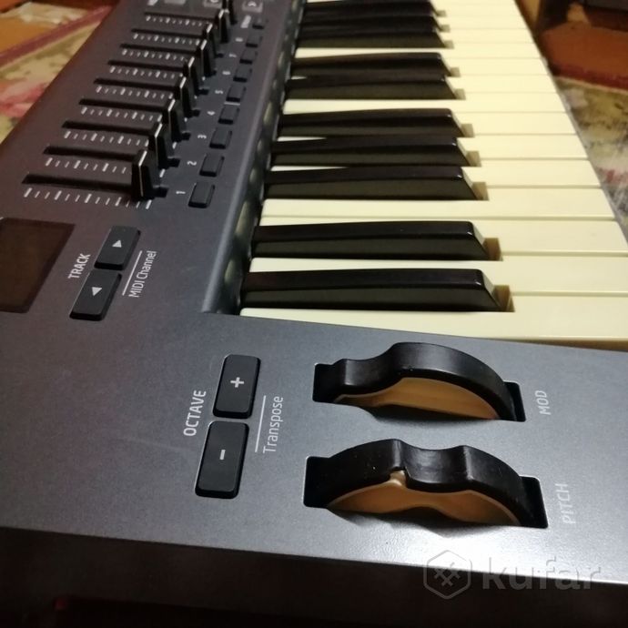 Midi-клавиатура Novation Launchkey 49 mk1 — фото 3