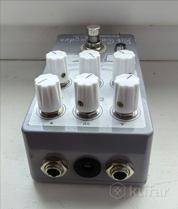 octave synth fuzz Bit Commander — фото 3