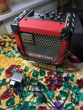 Комбоусилитель Roland Micro Cube Cosm