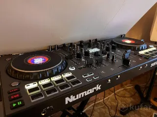 Numark NS4FX Dj контроллер со стойкой