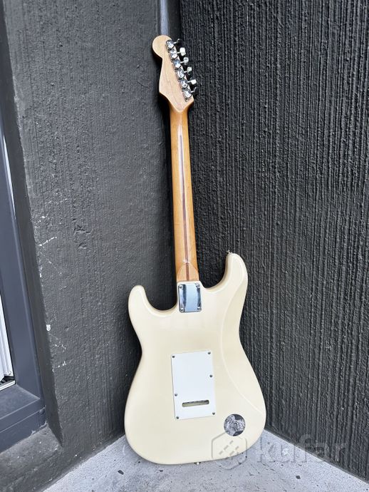 Squier Stratocaster by Fender 1995 + усилитель — фото 3