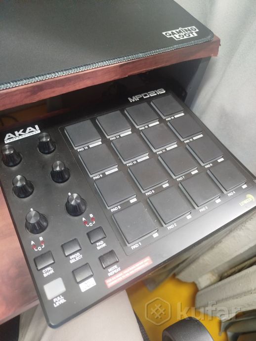 Akai Pro MPD218