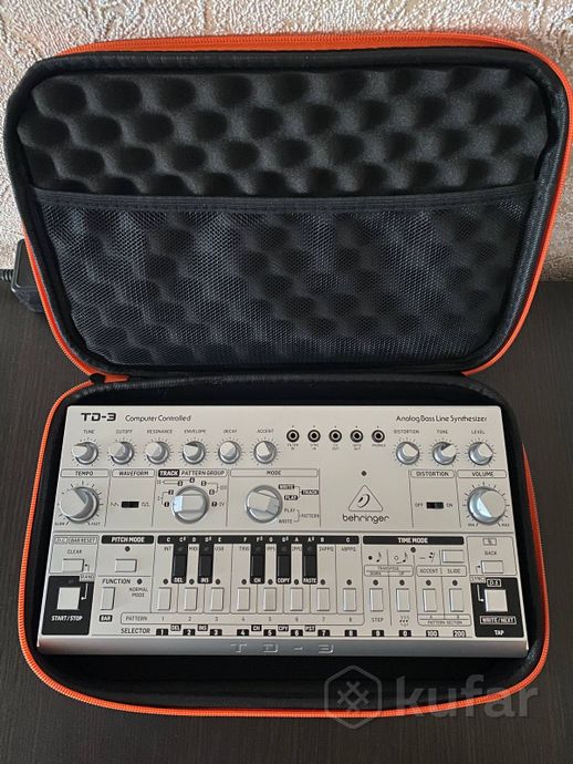 Синтезатор Behringer TD3 SR + Кейс 1