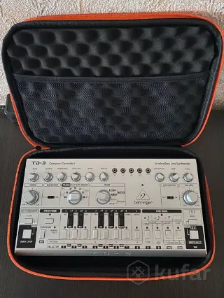 Синтезатор Behringer TD3 SR + Кейс 1