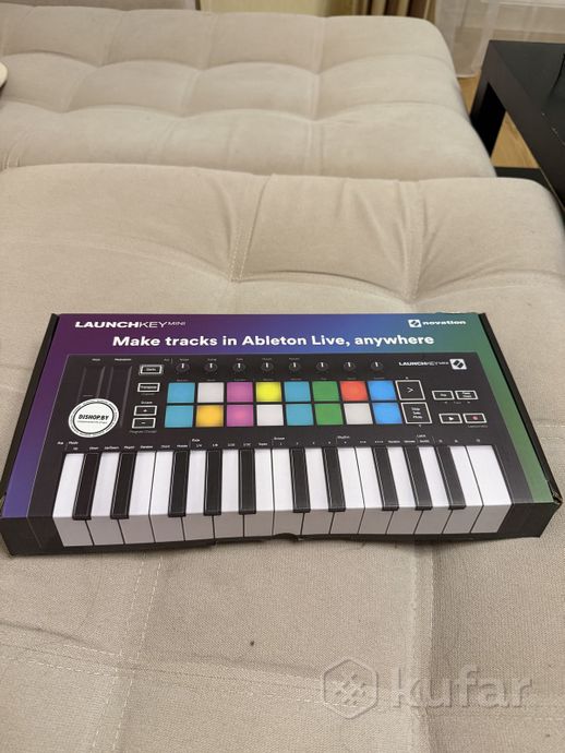 MIDI клавиатура Launchkey mini mk3 Novation — фото 1