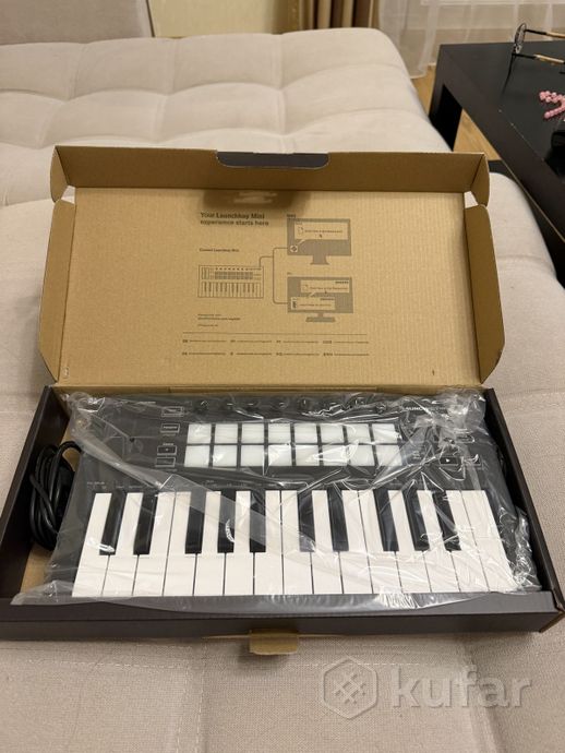 MIDI клавиатура Launchkey mini mk3 Novation — фото 2