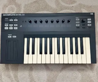 Миди-клавиатура NI Komplete Kontrol S25