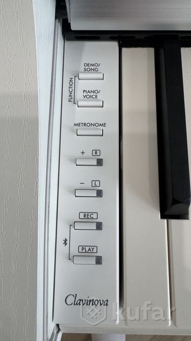 Yamaha Clavinova CLP-825 белый, банкетка — фото 4