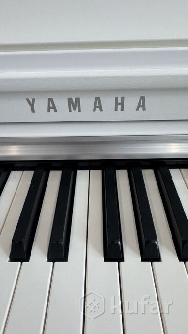 Yamaha Clavinova CLP-825 белый, банкетка — фото 5