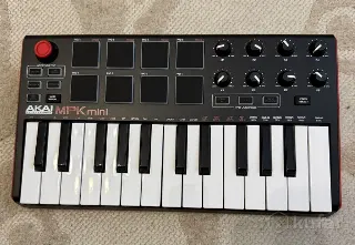 Миди-клавиатура Akai MPK Mini Mk3, новая