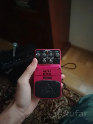 Педаль перегрузка/дисторшин Behringer um300