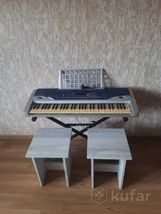 Синтезатор и подставка