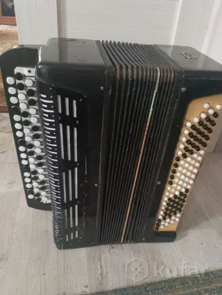 Баян