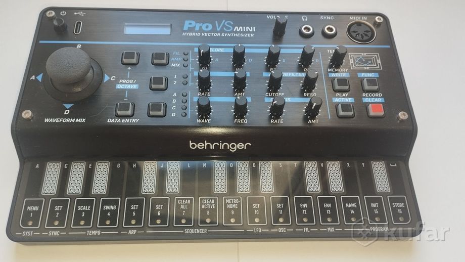 Behringer Pro vs Mini — фото 4