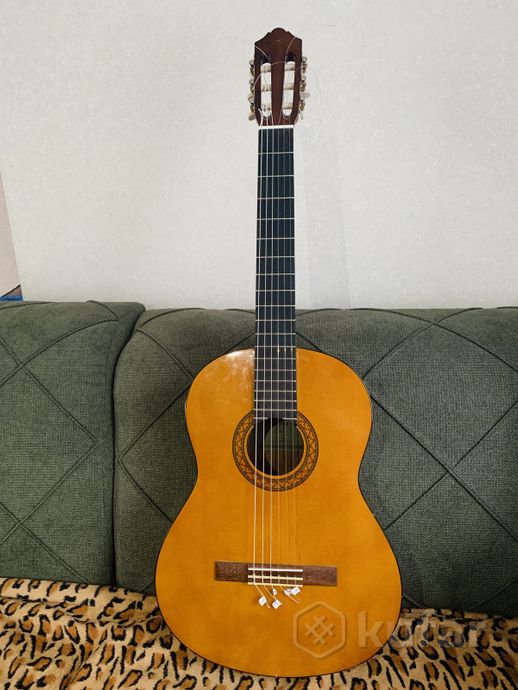 Классическая гитара Yamaha C40 Чехол и подставка — фото 1