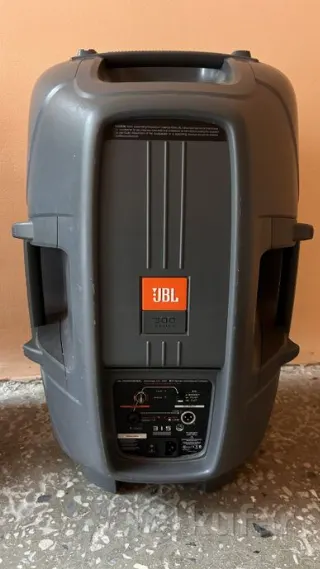 Продам активные колонки JBL