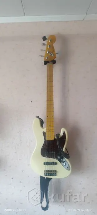 Бас гитара fender jazz 5-string