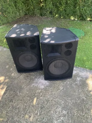 Акустические колонки EUROLIVE B1520 PRO