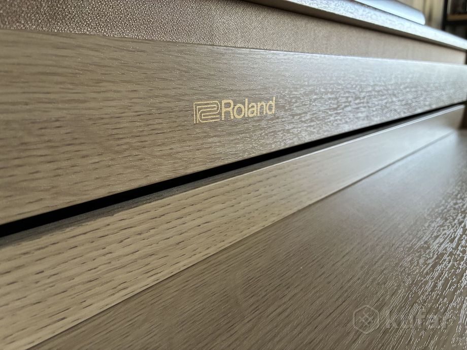 Цифровое пианино Roland HP704-LA SET — фото 6