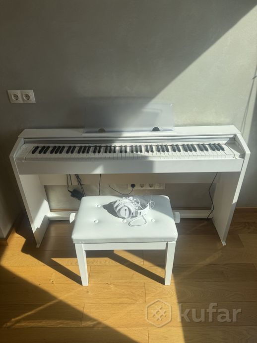 Цифровое пианино Casio — фото 1