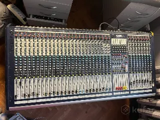Концертный микшерный пульт Soundcraft GB4
