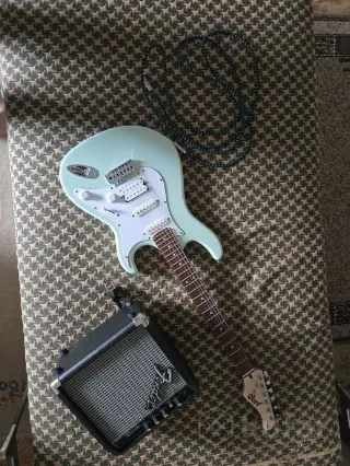 Cort g110